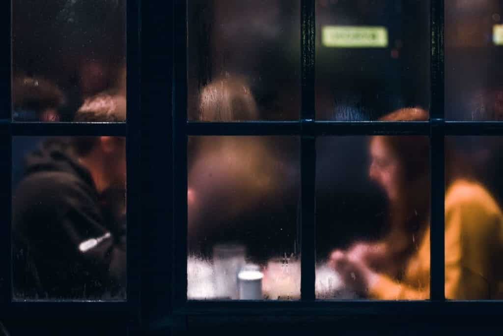 A photo of a couple out on a date in New York City_2
